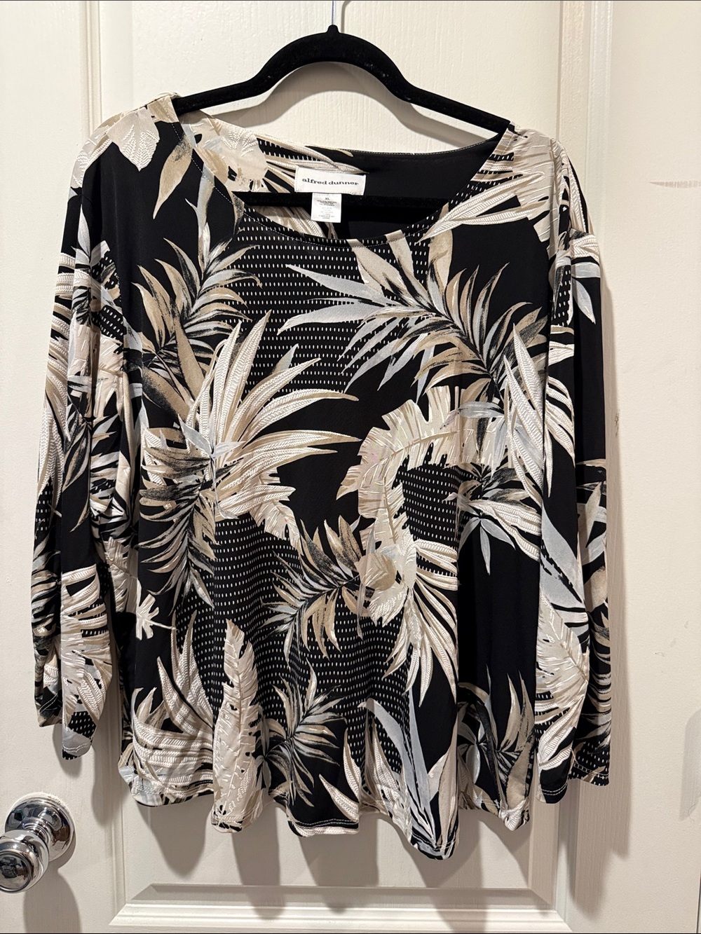 Alfred Dunner Black and Cream Palm-Print Long Sleeve Top